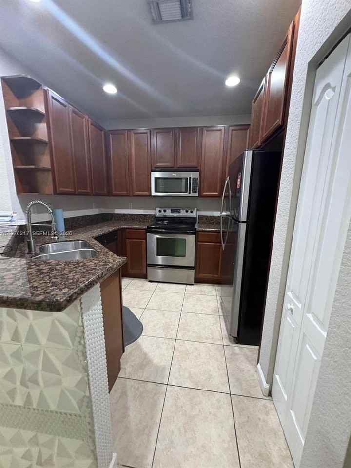 27918 Sw 140th Ave #27918 - Photo 2 of 15