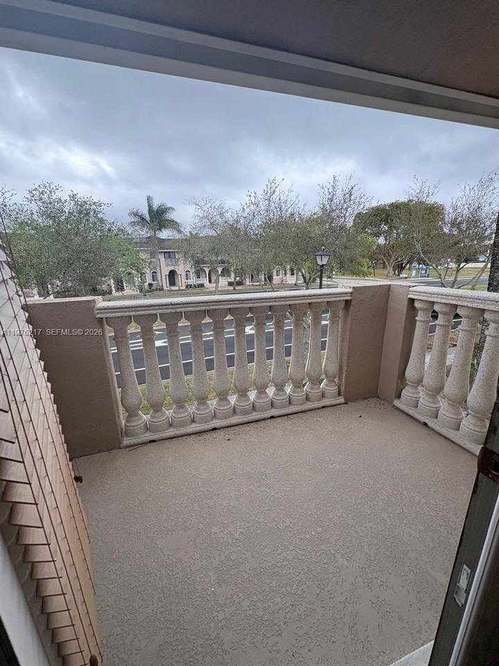 27918 Sw 140th Ave #27918 - Photo 3 of 15