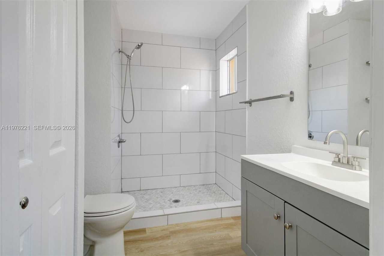 7569 Nw 173rd Ter #7569 - Photo 7 of 20