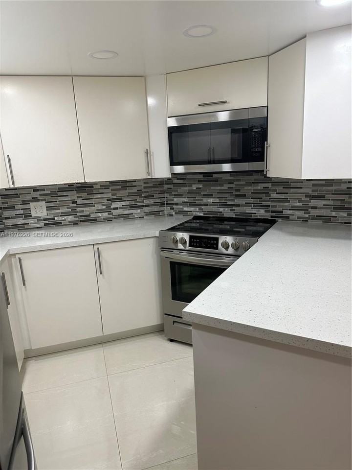 8333 Lake Dr #307 - Photo 3 of 16