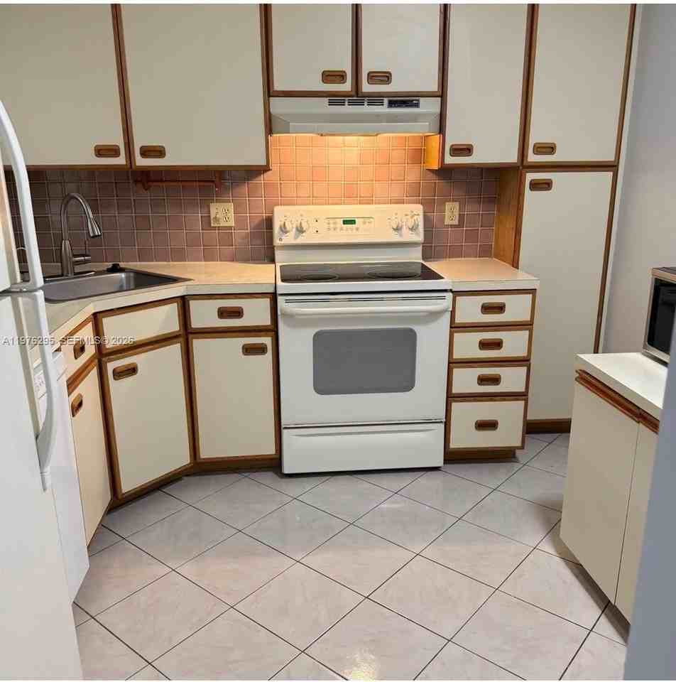 2590 Carambola Cir N #1877 - Photo 3 of 6