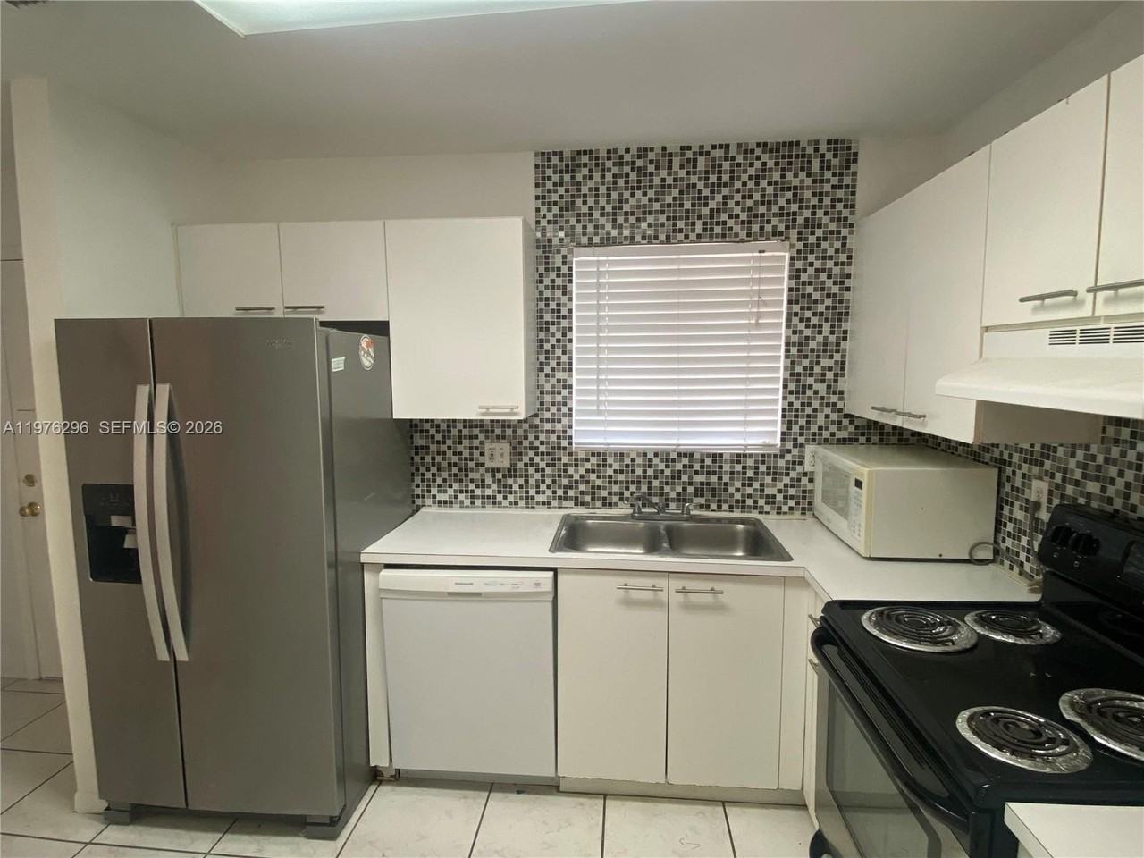 6245 Kendale Lakes Cir #209 - Photo 7 of 30