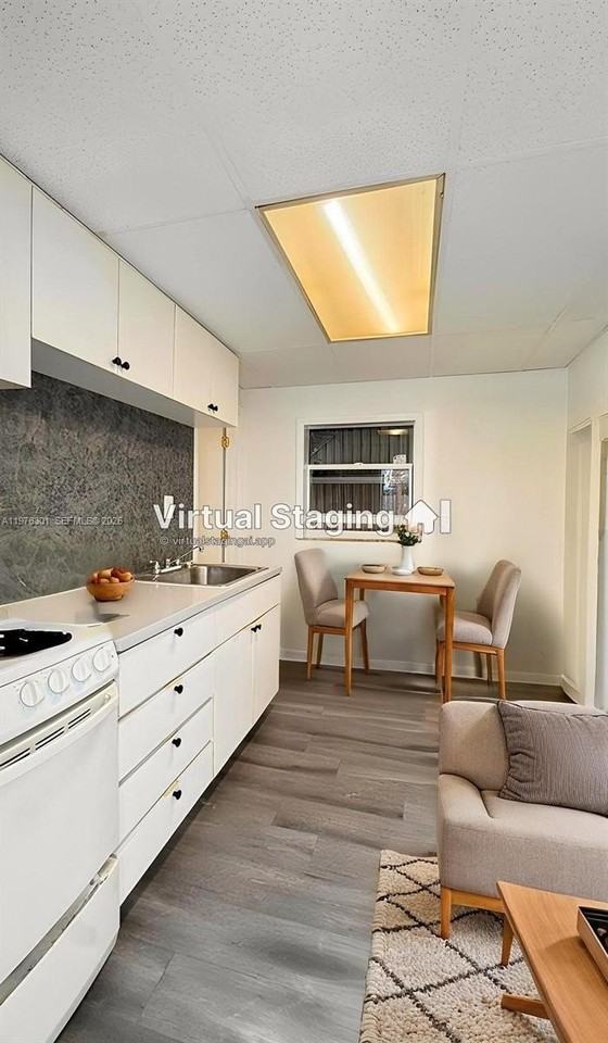 1913 Harding St #3 - Photo 3 of 7