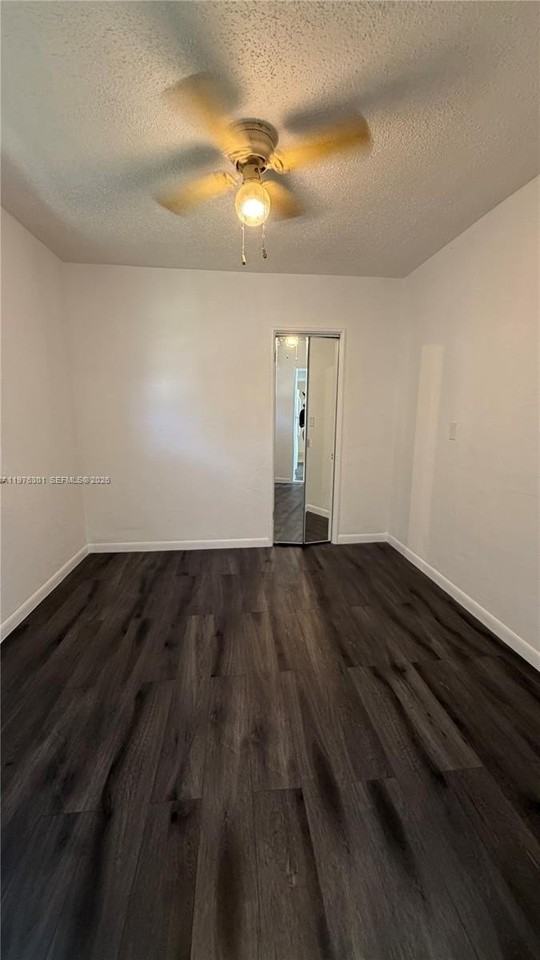 1913 Harding St #3 - Photo 4 of 7