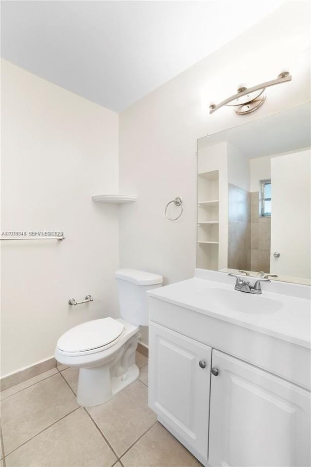 13726 Kendale Lakes Dr #13726 - Photo 4 of 4