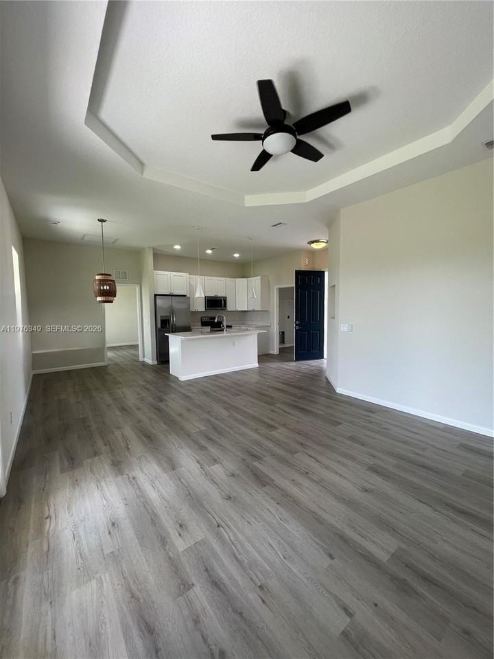 1088 Saturn Ct - Photo 5 of 23