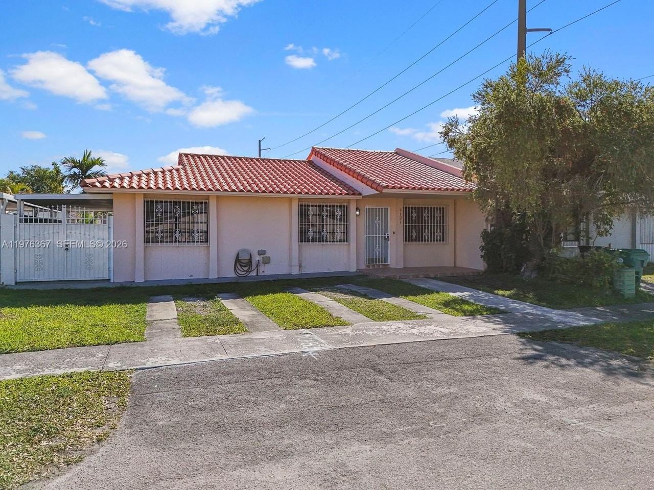 7121 Sw 102nd Ct - Photo 3 of 33