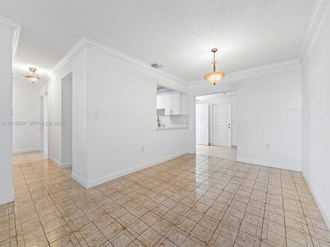 7121 Sw 102nd Ct - Photo 6 of 33