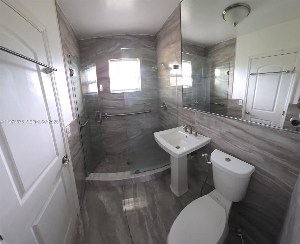 2990 Nw 28th St - Photo 6 of 9