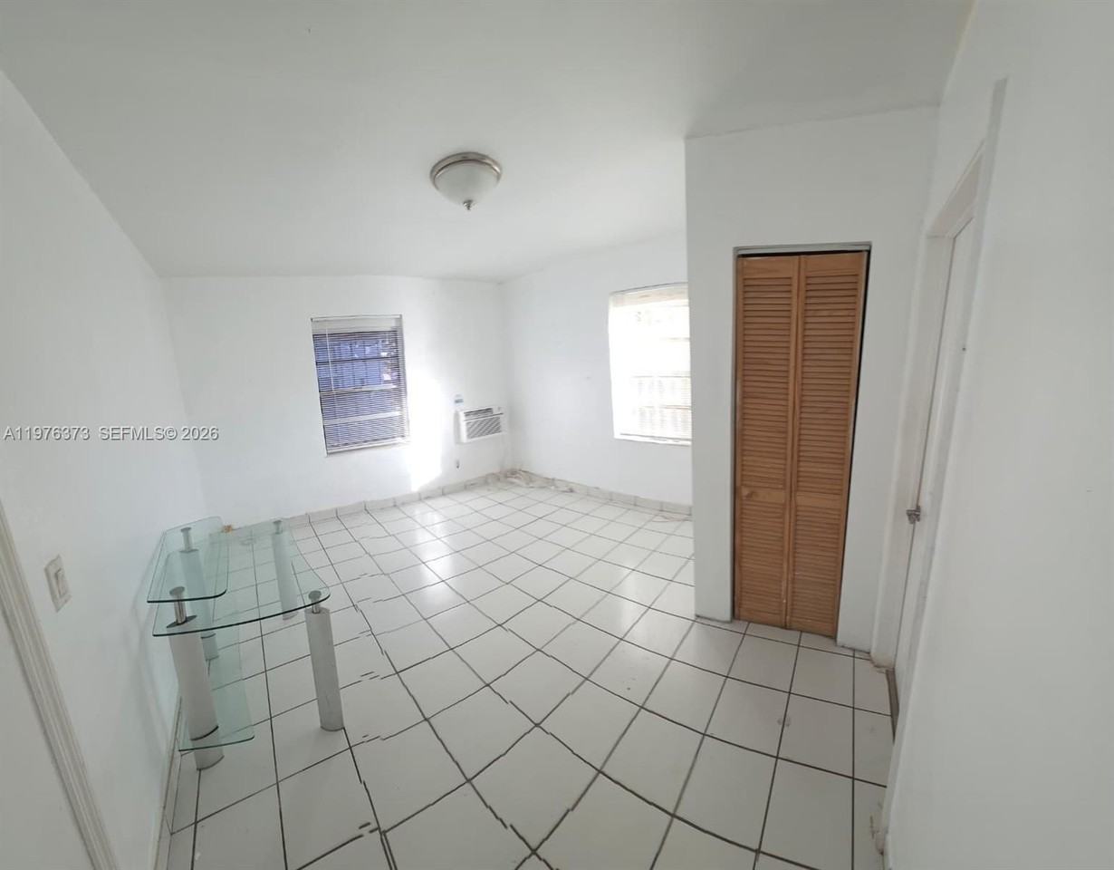 2990 Nw 28th St - Photo 7 of 9