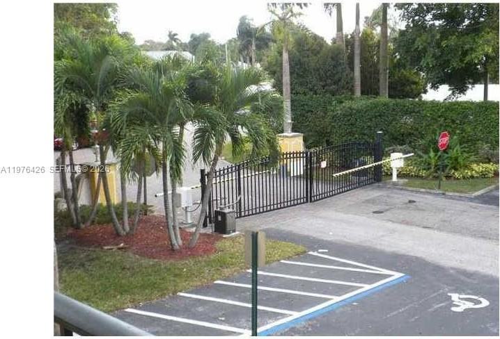 216 Meadows Cir #216 - Photo 2 of 19