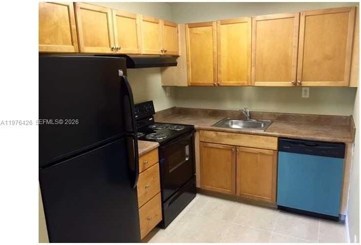 216 Meadows Cir #216 - Photo 6 of 19