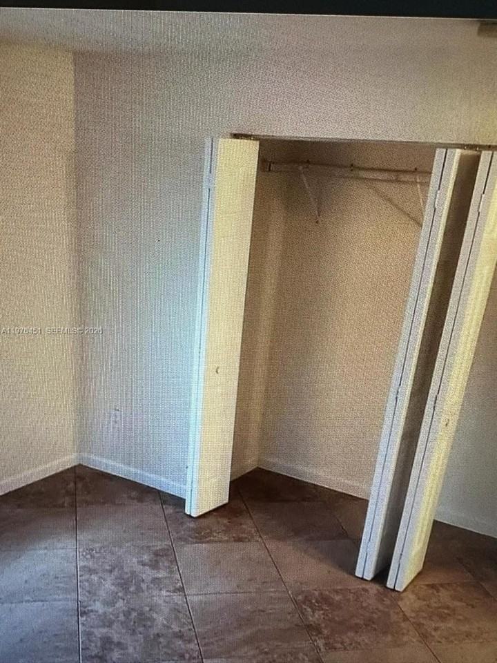 6575 Sw 49th Ct #D - Photo 5 of 8