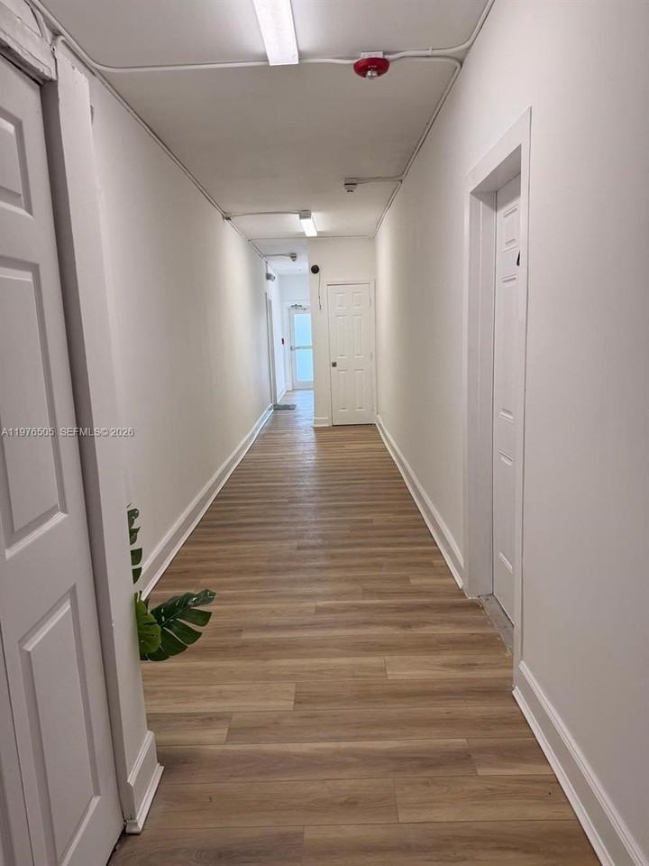 337 Sw 10th Ave #5 - Photo 4 of 14