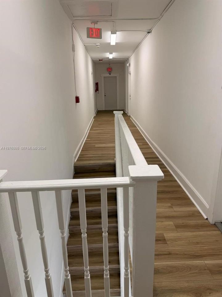 337 Sw 10th Ave #5 - Photo 6 of 14