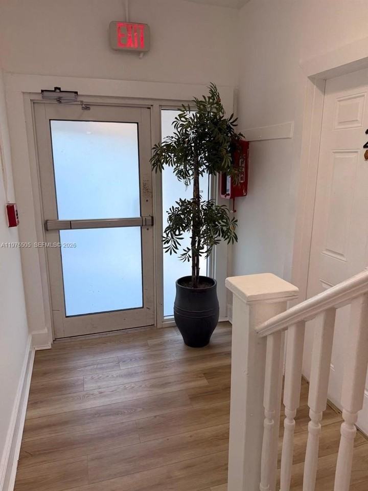 337 Sw 10th Ave #5 - Photo 7 of 14