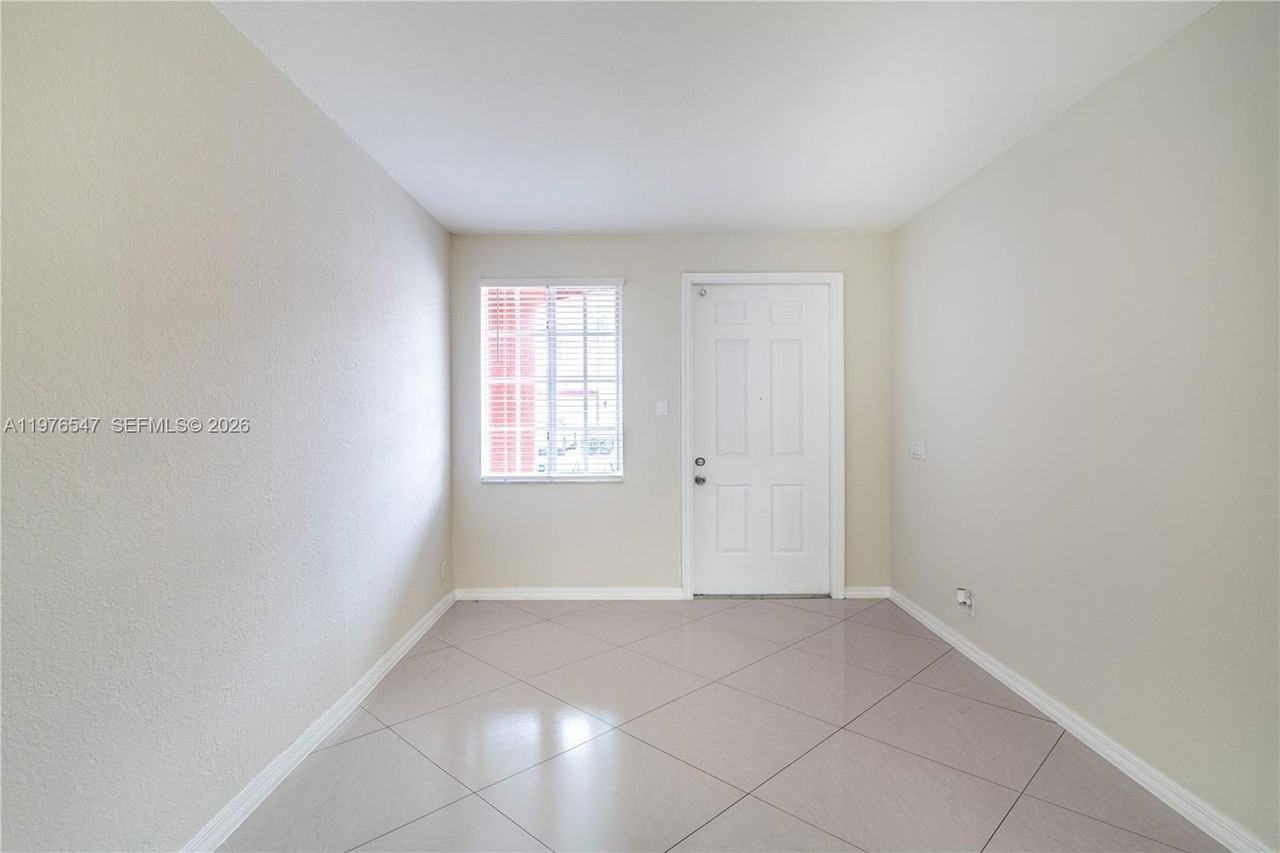 5327 Sw 40th Ave - Photo 7 of 41