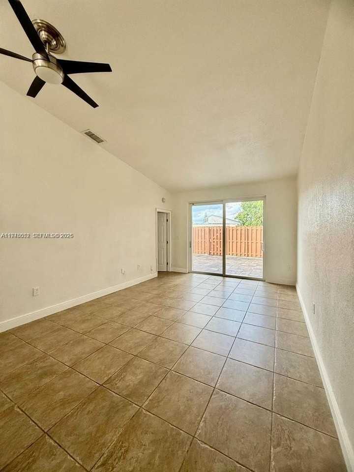 6751 Nw 193rd Ln #6751 - Photo 6 of 16