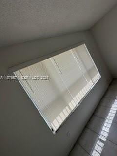 10046 Twin Lakes Dr #6L - Photo 7 of 15