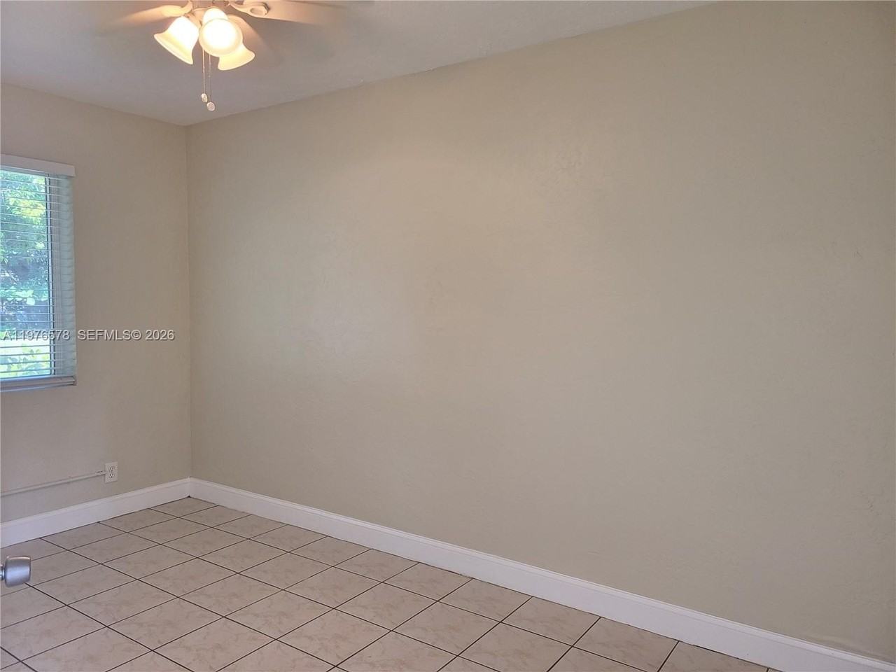 1005 N 18th Ct #3 - Photo 5 of 8