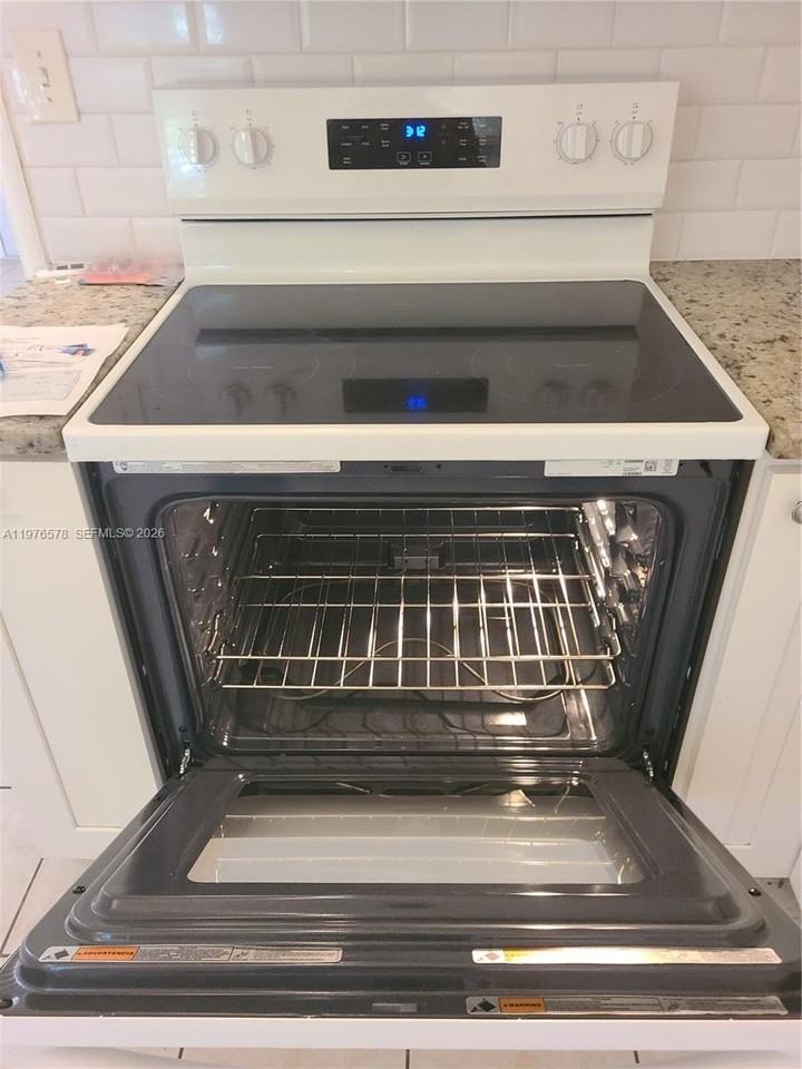 1005 N 18th Ct #3 - Photo 7 of 8