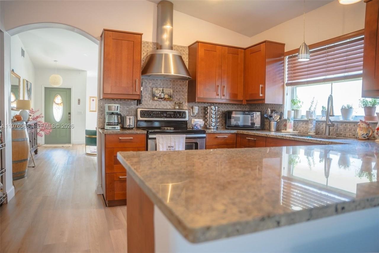 20875 Nw 20th St #0 - Photo 5 of 13