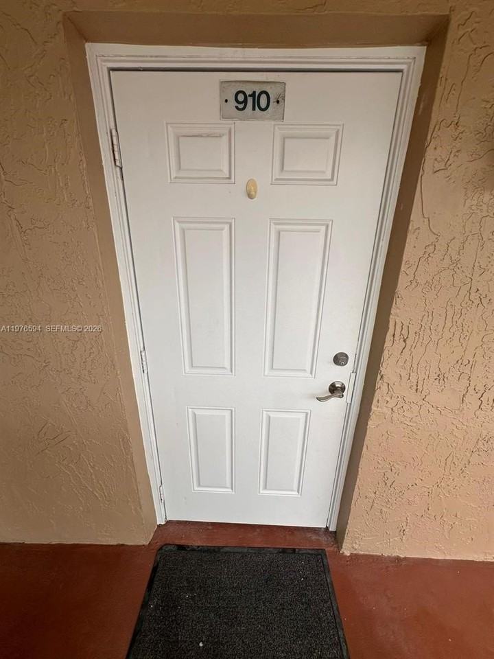 910 Twin Lakes Dr #8K - Photo 2 of 31