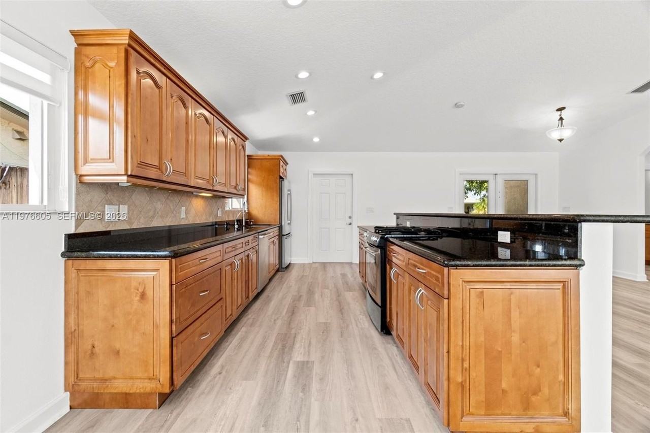 947 Nautilus Isle #0 - Photo 6 of 36