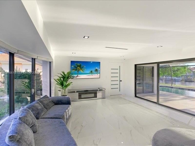 103 Tropicana Dr #103 - Photo 3 of 49