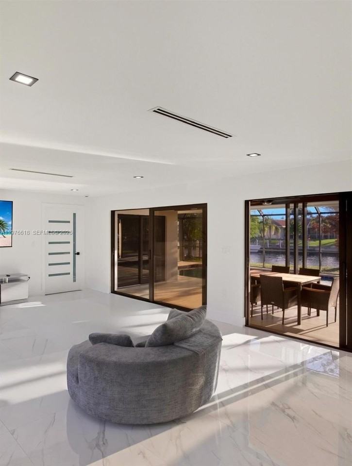 103 Tropicana Dr #103 - Photo 6 of 49