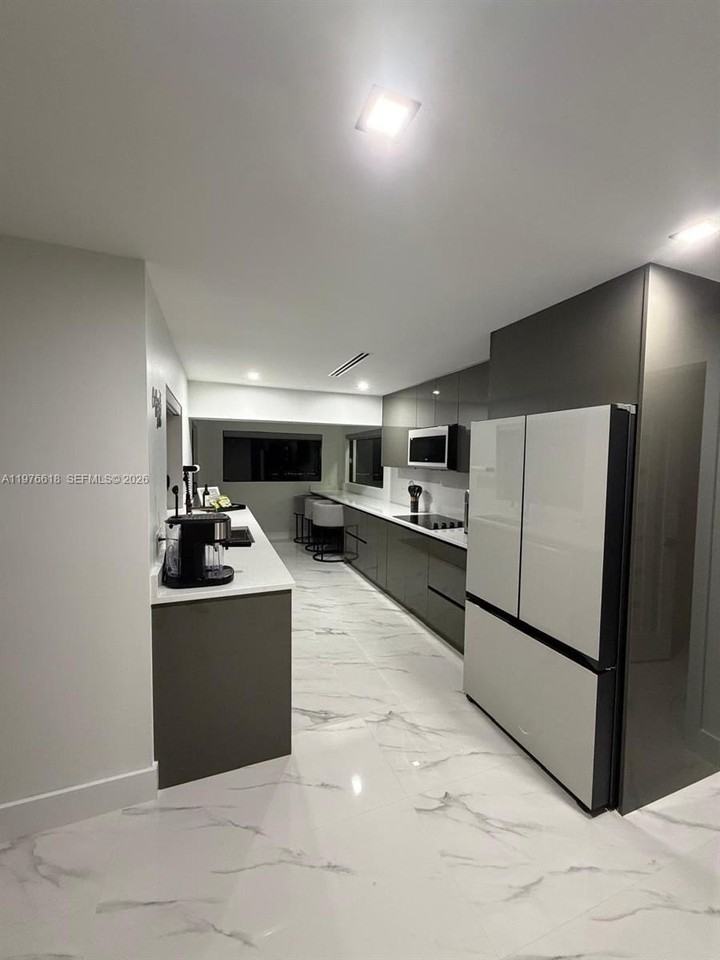 103 Tropicana Dr #103 - Photo 7 of 49