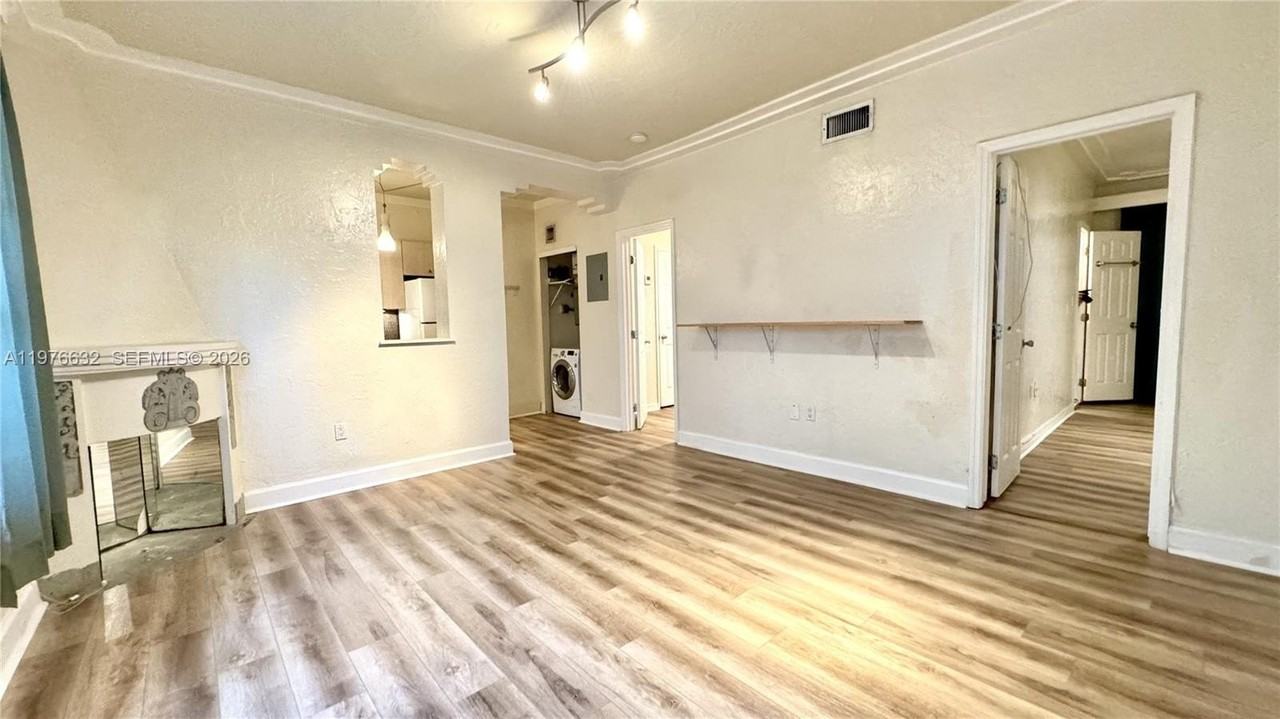 1335 Pennsylvania Ave #3 - Photo 3 of 20