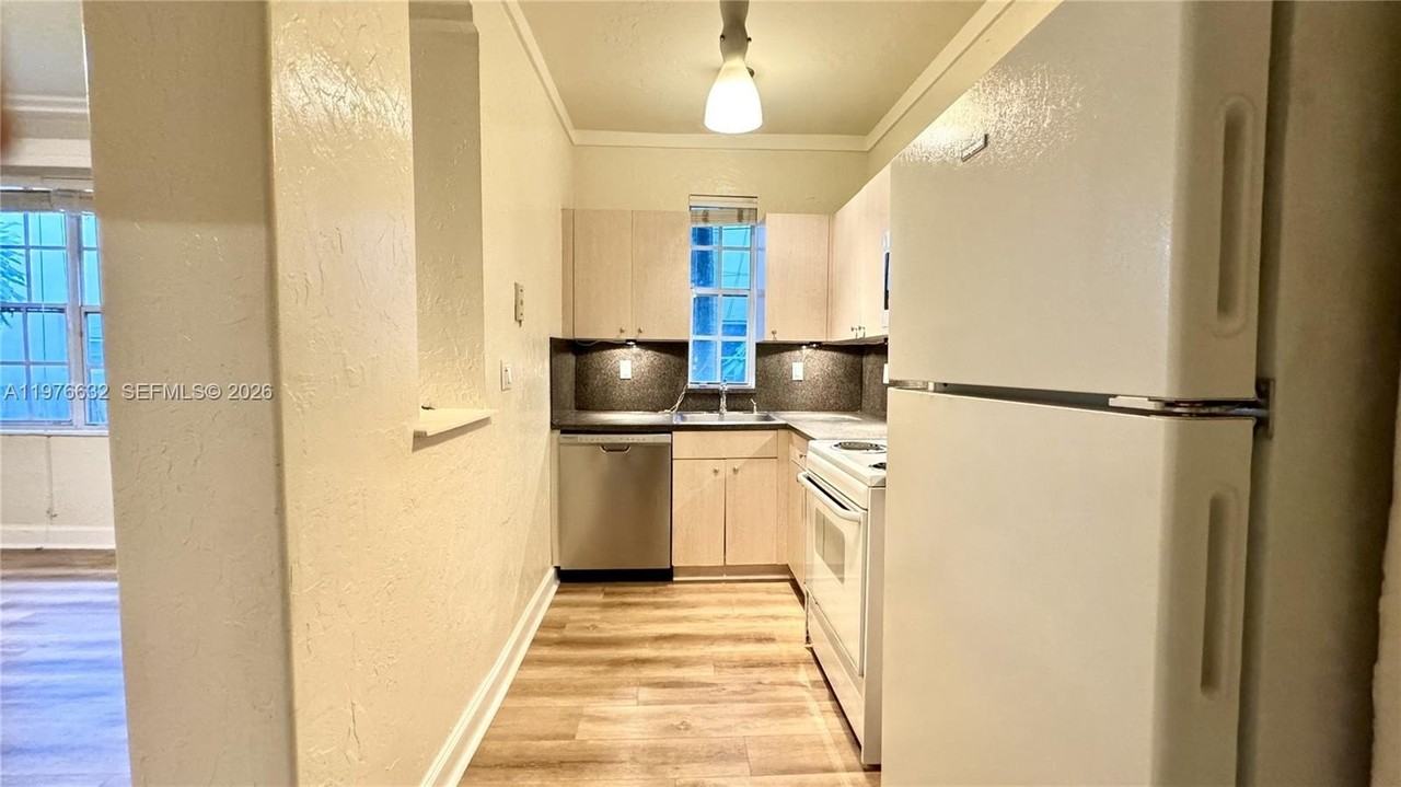 1335 Pennsylvania Ave #3 - Photo 6 of 20