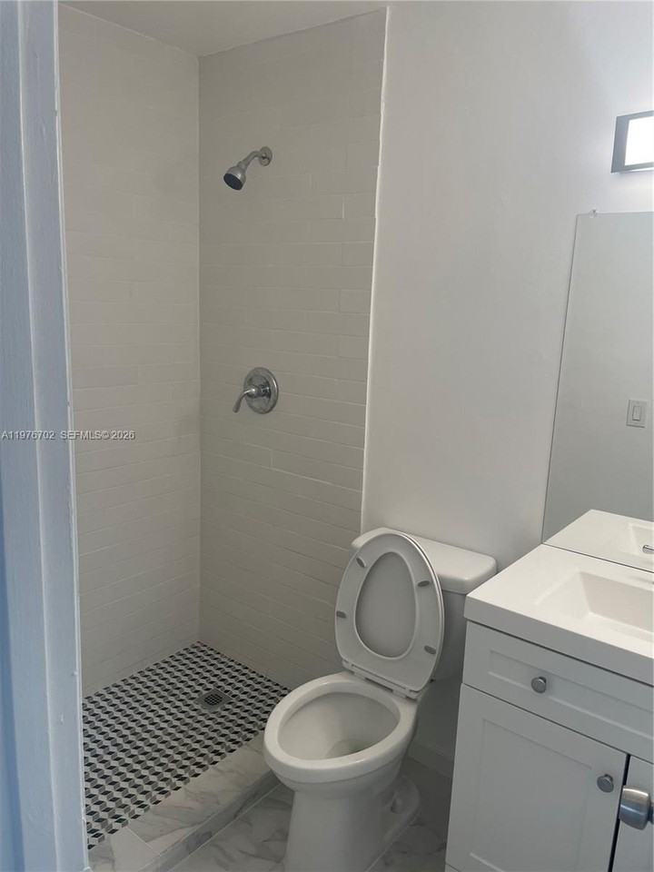 20725 Ne 8th Ct #203-11 - Photo 6 of 7