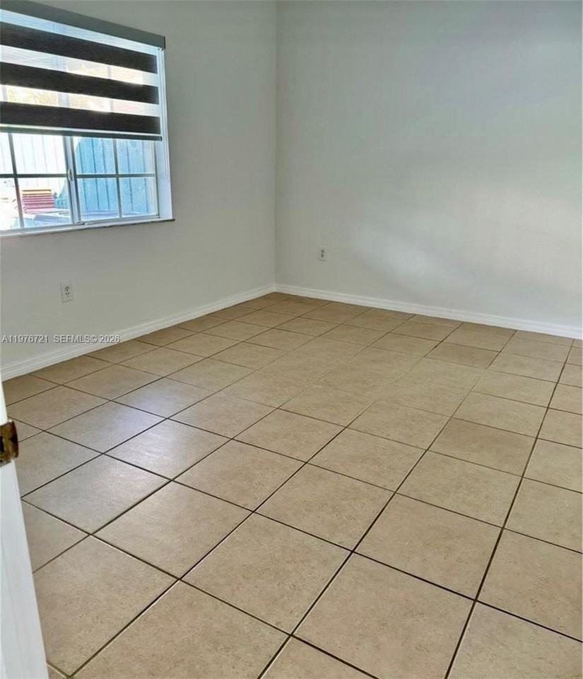 13785 Sw 169th Ter - Photo 4 of 15