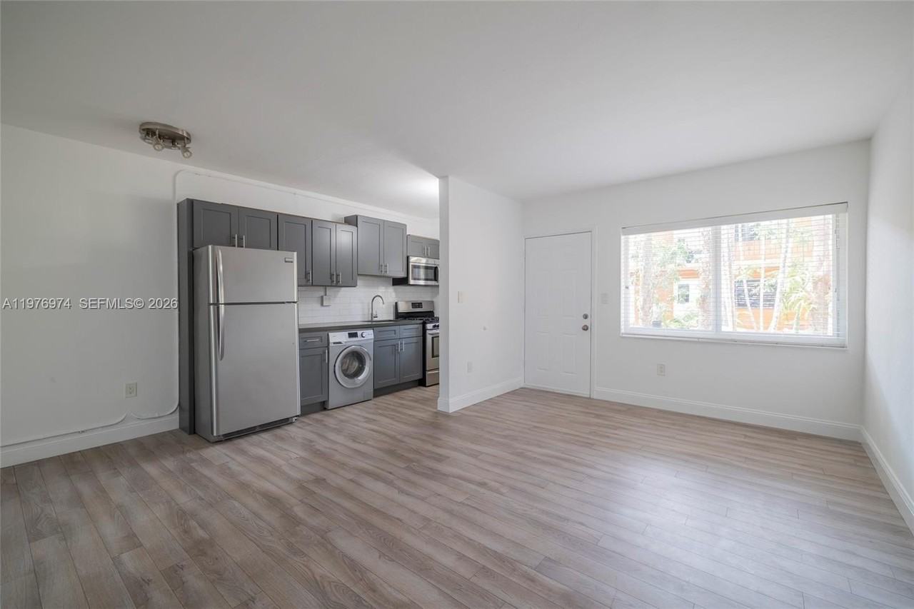 7901 Sw 64th Ave #2 - Photo 3 of 21