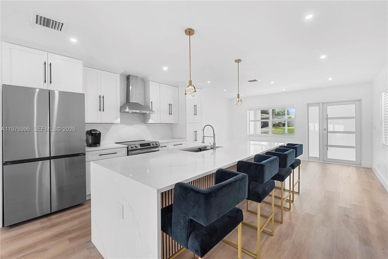 461 Sw 1st St #461 - Photo 3 of 21