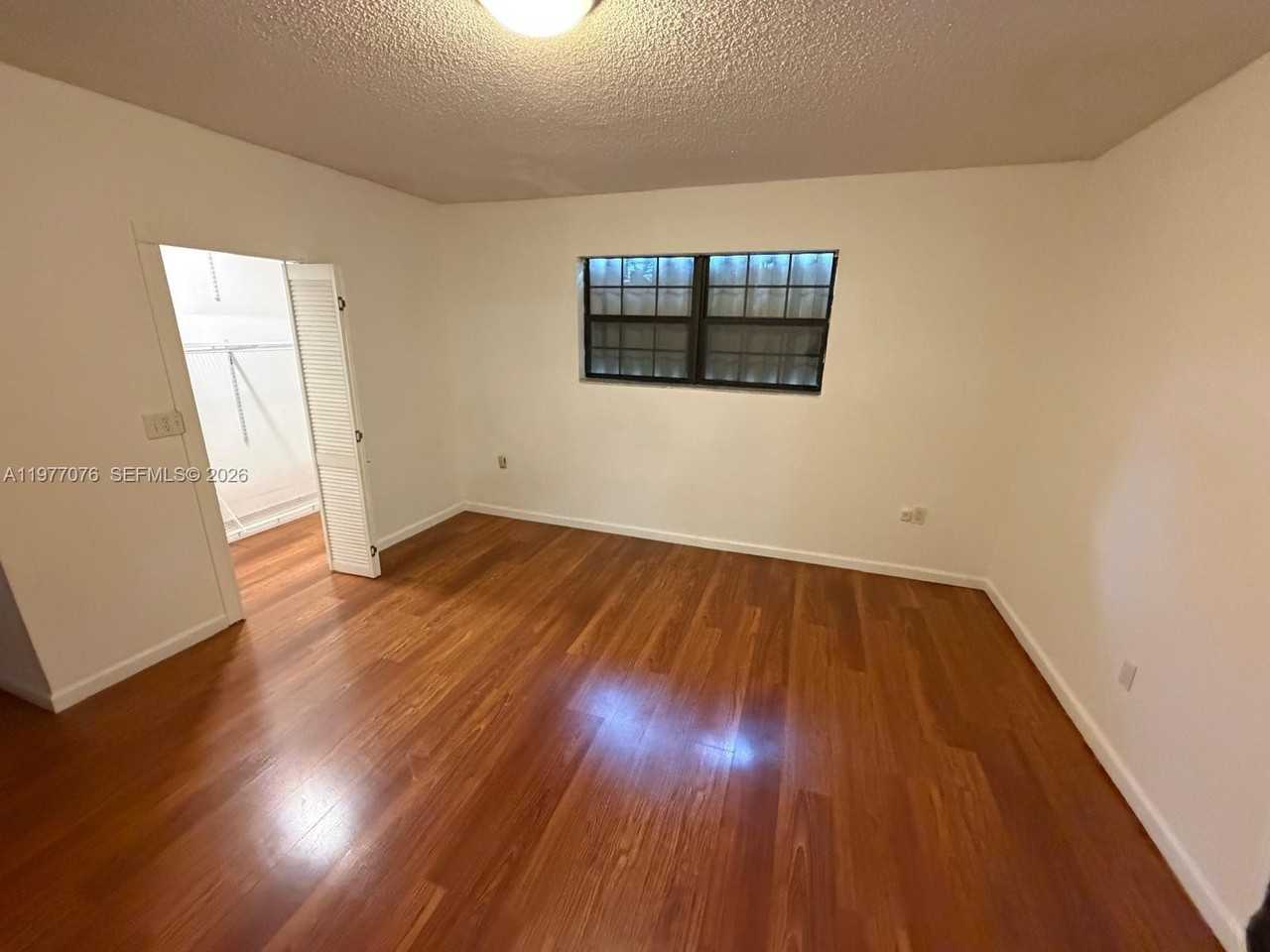 1585 W 53rd St - Photo 5 of 17