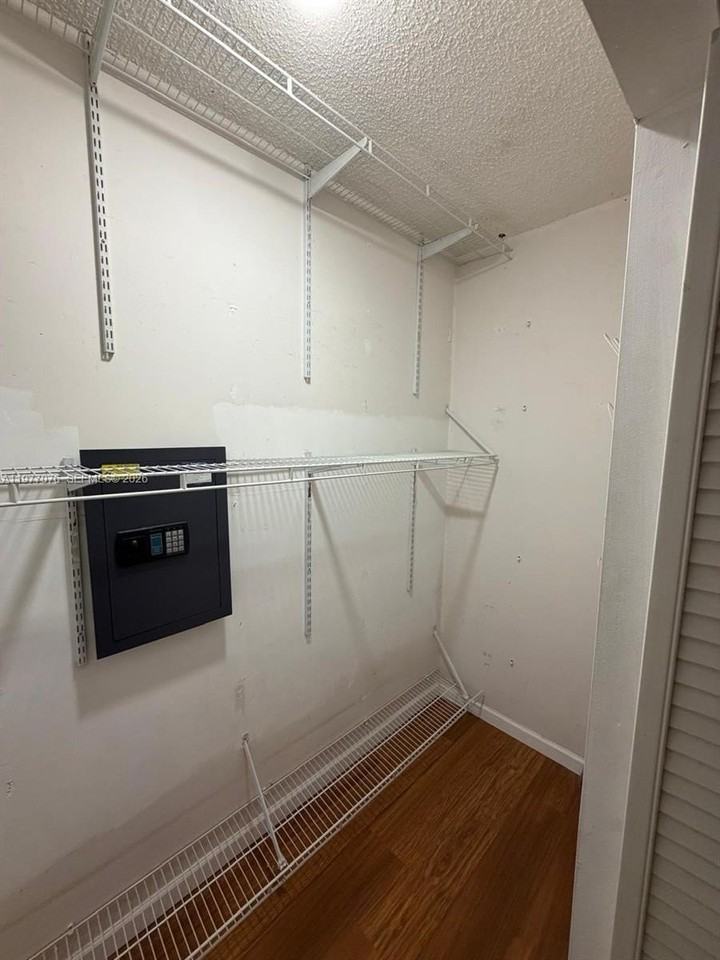 1585 W 53rd St - Photo 6 of 17