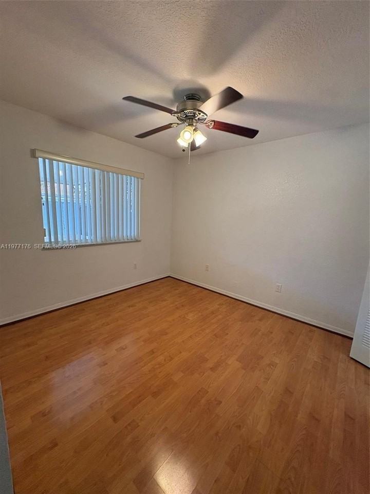 7664 Nw 182nd Ter #105 - Photo 5 of 35