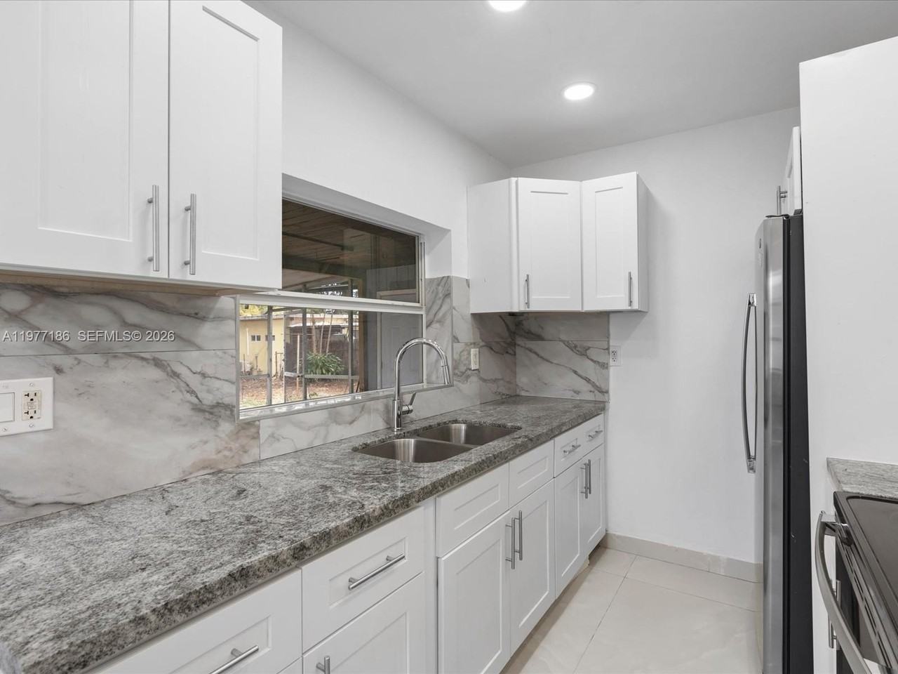 4331 Sw 31st Dr - Photo 3 of 32