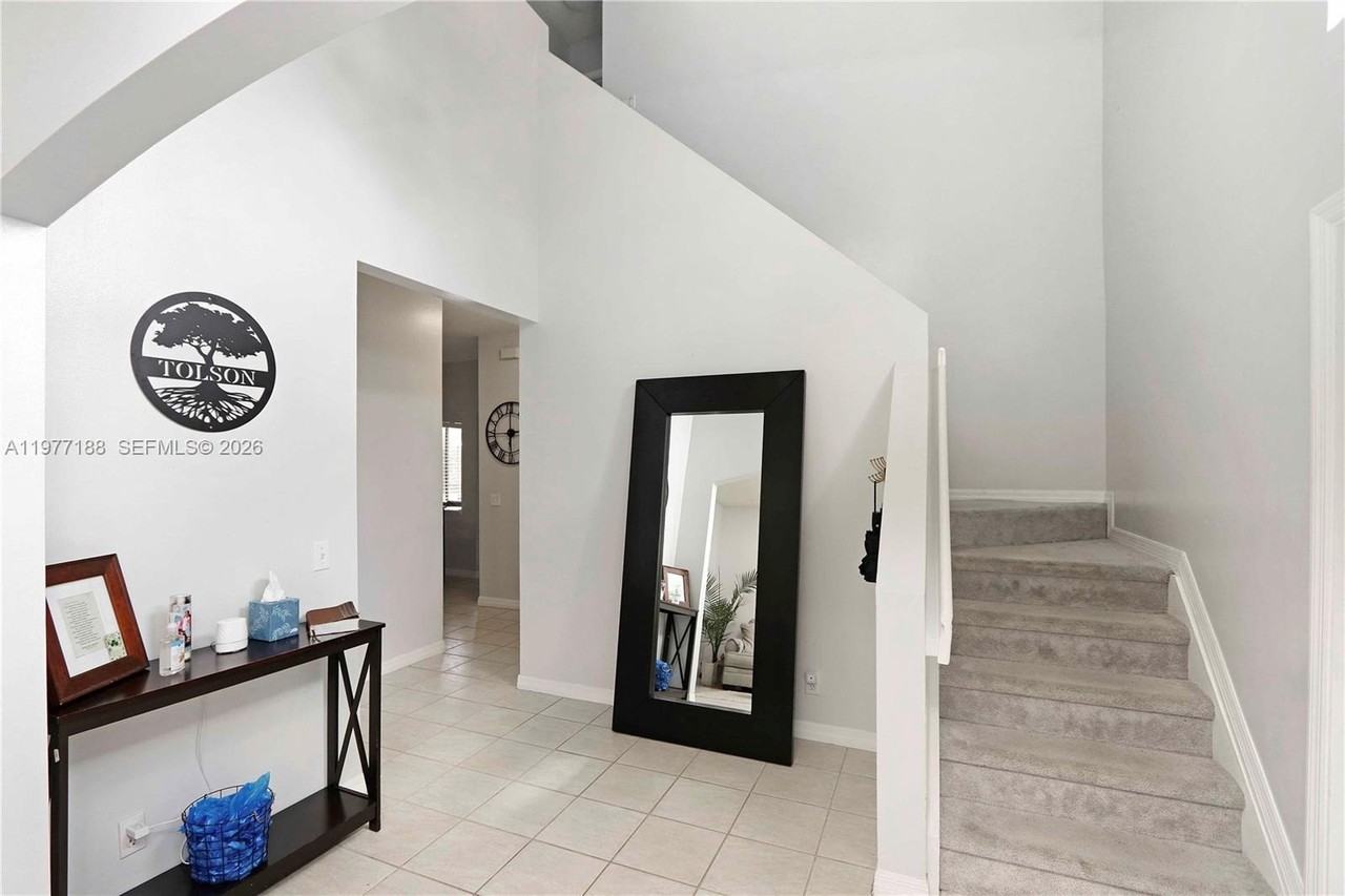 2232 Sw 120th Ave - Photo 3 of 36