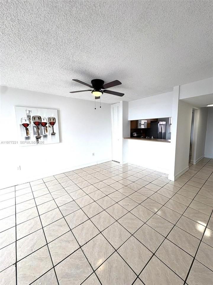 19805 Sw 114th Ave #315 - Photo 3 of 23