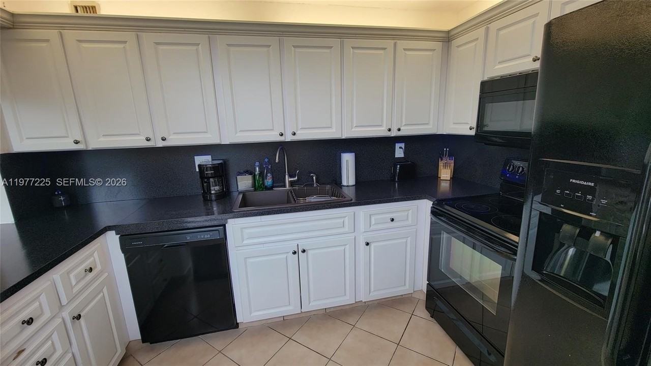 9410 Tangerine Pl #407 - Photo 2 of 6