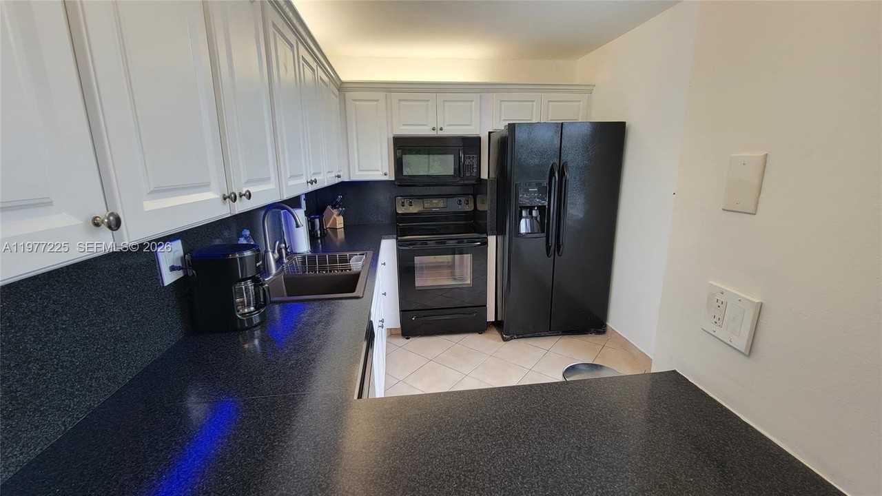 9410 Tangerine Pl #407 - Photo 3 of 6