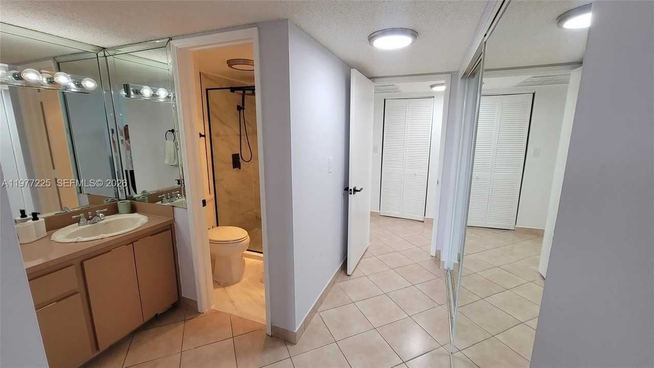 9410 Tangerine Pl #407 - Photo 4 of 6