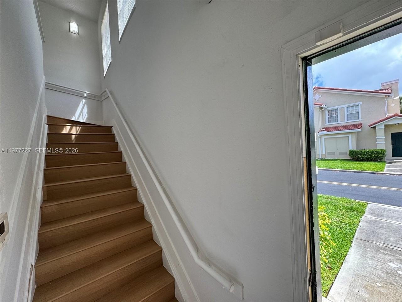 201 Belmont Ln #201 - Photo 3 of 22