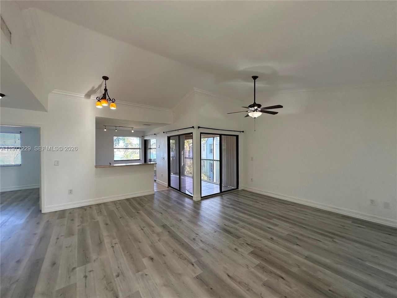 1533 S Liberty Ave #1533A - Photo 4 of 30