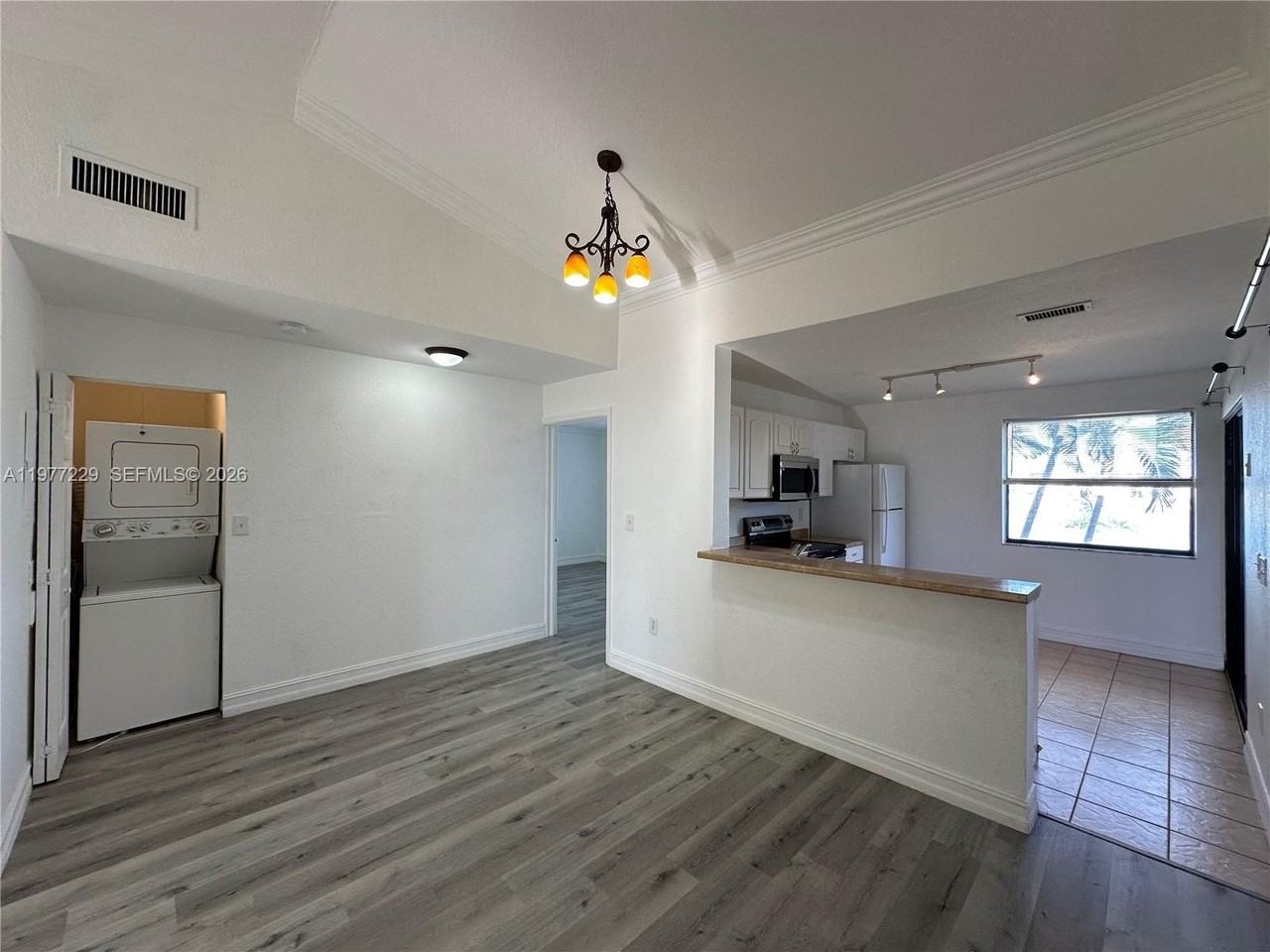 1533 S Liberty Ave #1533A - Photo 6 of 30