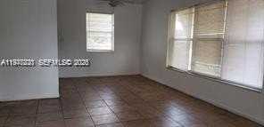 1511 Ne 40th St #0 - Photo 2 of 4